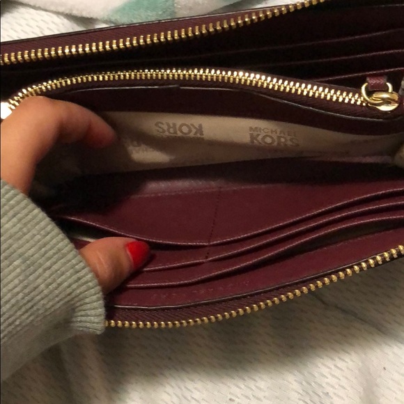 Michael Kors zipper wallet - Picture 5 of 5